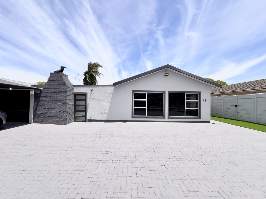 3 Bedroom Property for Sale in Bothasig Western Cape